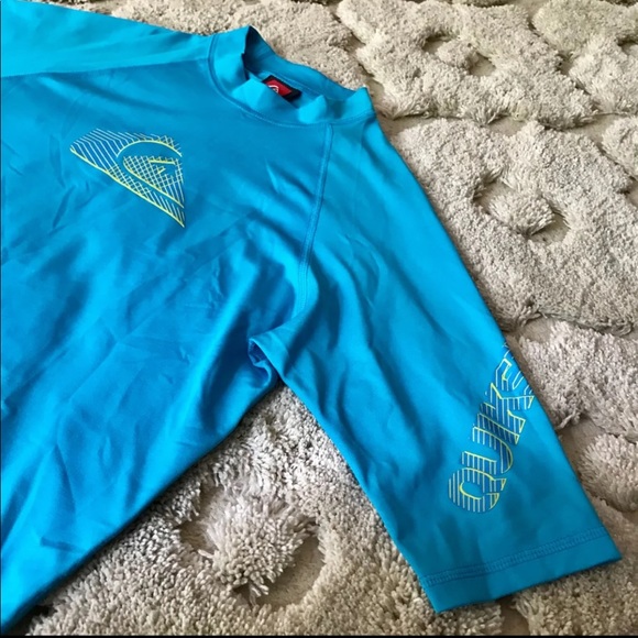 Boys Rashguard🌊 - Picture 2 of 5